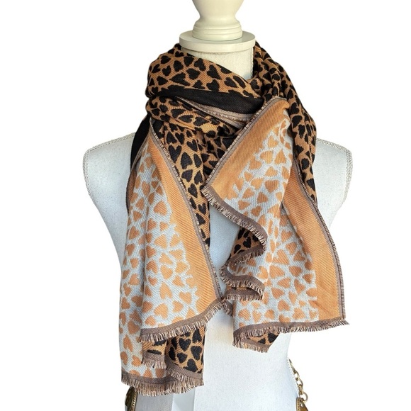 Ann Taylor Scarf  Tan and Black Reversible Animal Print Heart Shape - Picture 5 of 13